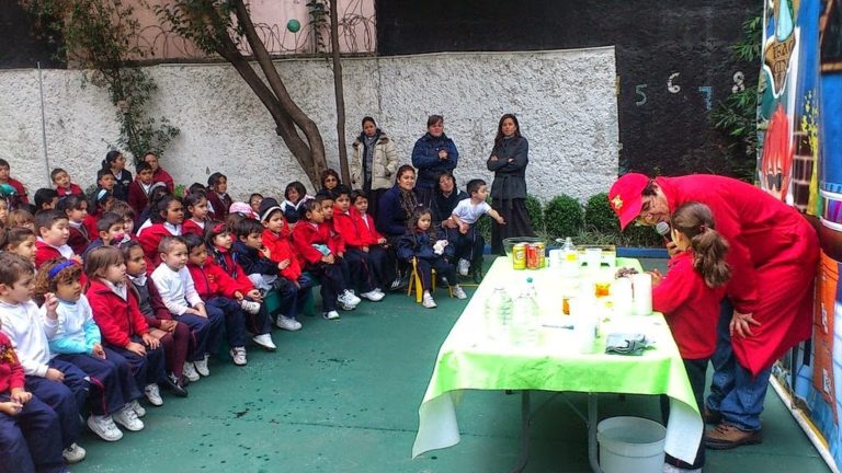 Experimentos para niños, llevando la ciencia a tu escuela